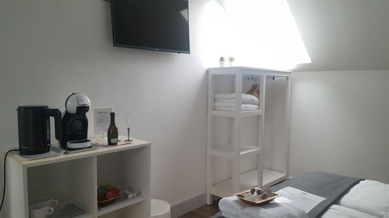 Проживание в семье Pasta Factory Guest Rooms Голуэй-13