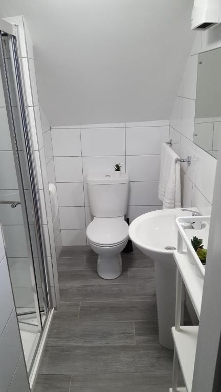 Проживание в семье Pasta Factory Guest Rooms Голуэй