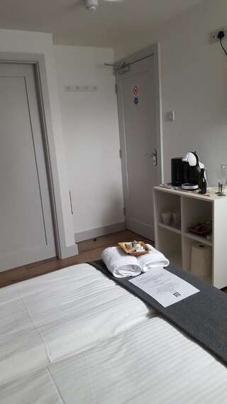Проживание в семье Pasta Factory Guest Rooms Голуэй Двухместный номер с 1 кроватью и собственной ванной комнатой-2