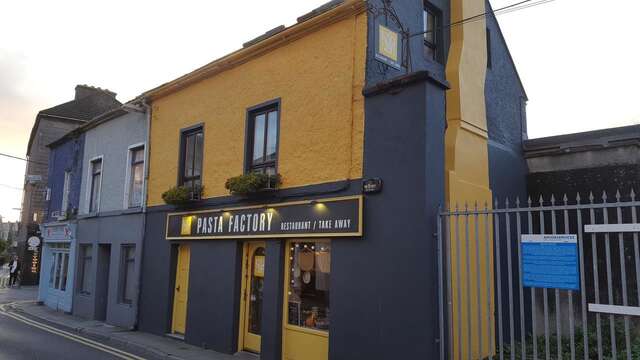 Проживание в семье Pasta Factory Guest Rooms Голуэй-42